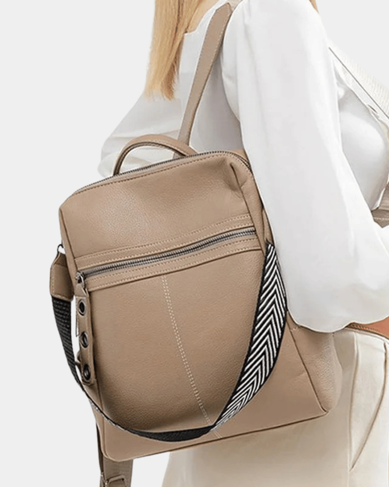 Mochila de costa e couro com alça dupla